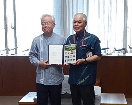 開催記念切手シートの贈呈式を実施しました!